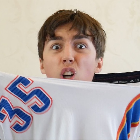 Meet your Posher, Peter - Picture 1 of 1